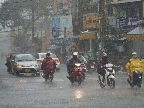 Thời tiết hôm nay (10-7): Bắc Bộ và Nam Bộ có mưa dông, miền Trung nắng nóng