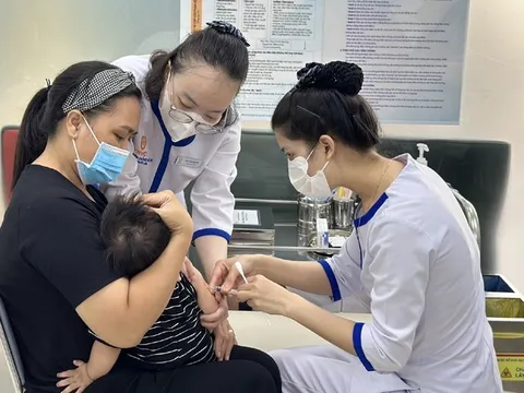 Sốt xuất huyết, tay chân miệng, Covid-19 có xu hướng tăng