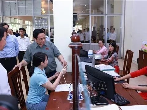 Chấn chỉnh tình trạng "cò làm giấy tờ" tại Trung tâm phục vụ hành chính công
