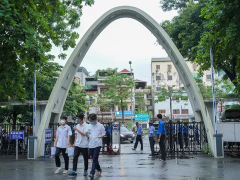 Đại học Bách khoa Hà Nội cung cấp công cụ tự động quy đổi điểm chuẩn tương đương năm 2025 cho thí sinh