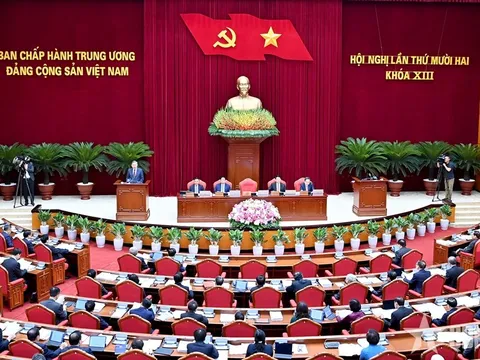 Ngày làm việc thứ nhất Hội nghị Trung ương lần thứ mười hai Ban Chấp hành Trung ương Đảng khóa XIII