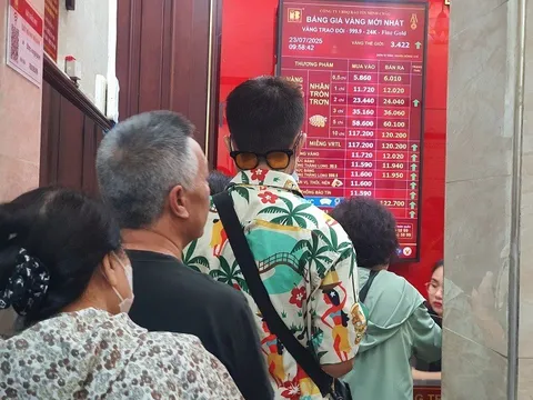 Giá vàng hôm nay (24-7): Tăng phi mã