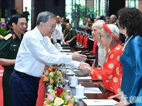 Tổng Bí thư Tô Lâm gặp mặt cán bộ lão thành cách mạng, Bà mẹ Việt Nam anh hùng, tướng lĩnh, Anh hùng Lực lượng vũ trang nhân dân