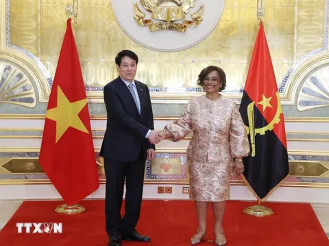 Chủ tịch nước Lương Cường hội kiến Chủ tịch Quốc hội Angola Carolina Cerqueira