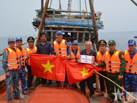 Hoàn thiện pháp luật về tài nguyên, môi trường biển