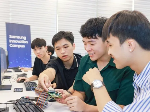 Phát triển năng lực công nghệ cao cho thế hệ trẻ Việt Nam
