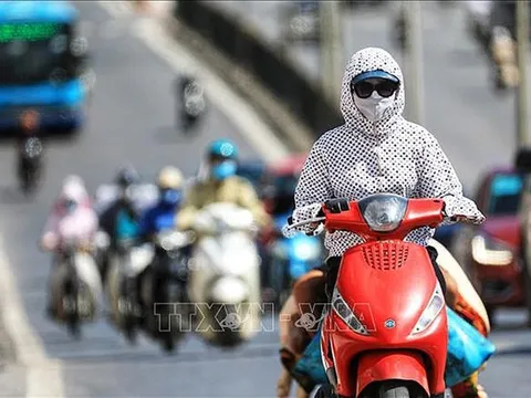 Thời tiết hôm nay (13-8): Miền Bắc và Trung Bộ nắng nóng