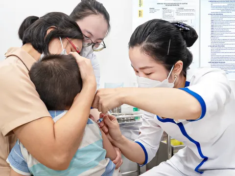 Triển khai tiêm vaccine phòng bệnh do não mô cầu cho trẻ em từ 6 tuần tuổi và người lớn