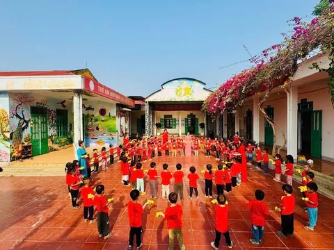 Xem xét, thành lập Hội đồng tư vấn giáo dục cấp xã, nhóm cán bộ quản lý giáo dục cốt cán