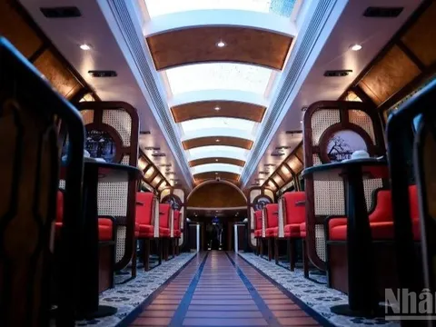 Ra mắt Đoàn tàu 5 cửa ô và hệ thống kiểm soát vé bằng công nghệ sinh trắc học