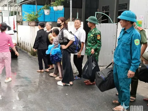 Các địa phương, đơn vị trên địa bàn Quân khu 4 sơ tán dân phòng tránh bão số 5