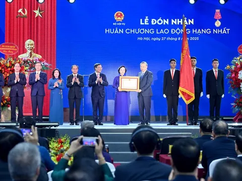 Tiếp tục là lực lượng nòng cốt trong tham mưu chiến lược, kiến tạo nền hành chính hiện đại