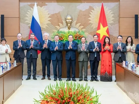 Việt Nam và Liên bang Nga tăng cường quan hệ chính trị thông qua các cuộc tiếp xúc và trao đổi đoàn cấp cao và các cấp