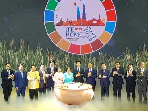 Khai mạc Chương trình nghệ thuật “Đêm Việt Nam”