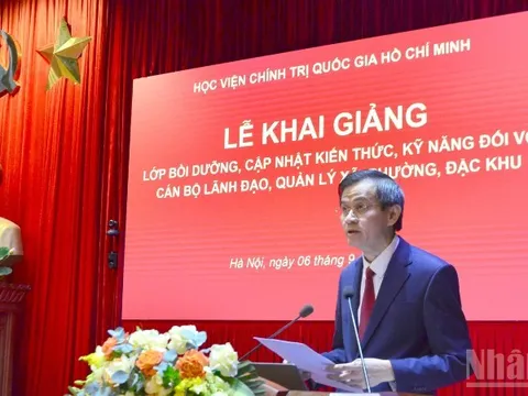 Bồi dưỡng, cập nhật kiến thức, kỹ năng đối với cán bộ lãnh đạo cấp xã