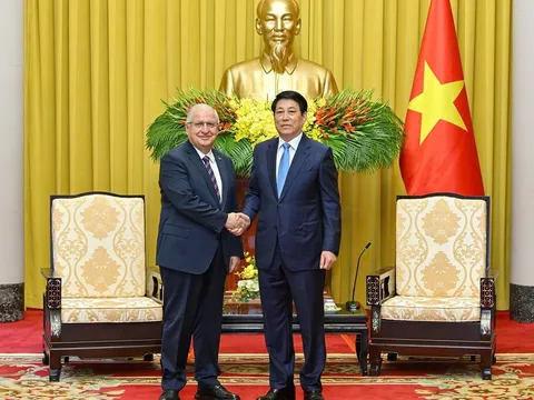 Chủ tịch nước Lương Cường tiếp Bộ trưởng Bộ Quốc phòng Thổ Nhĩ Kỳ