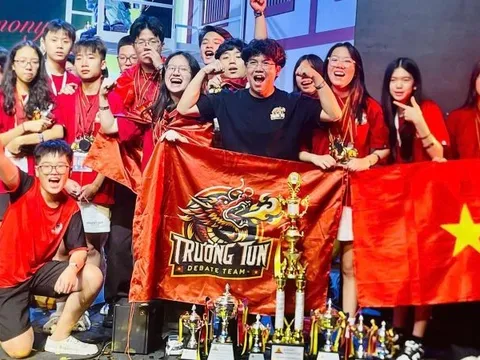 Việt Nam giành hai giải vô địch toàn cầu ở World Scholar’s Cup 2025