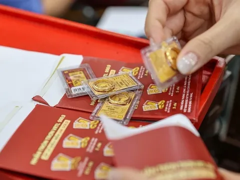 Giá vàng hôm nay (13-9): Tiếp tục rơi tự do