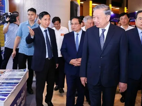 Công nghệ Robot AI gây ấn tượng tại triển lãm Thành tựu Y tế nổi bật ở tòa nhà Quốc hội
