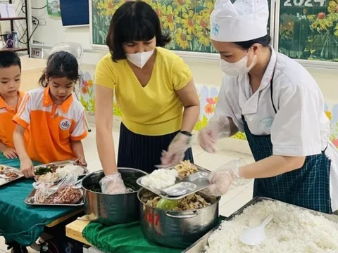 Hà Nội yêu cầu thực hiện nghiêm an toàn thực phẩm bữa ăn bán trú