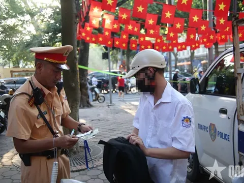 Hà Nội: Xử lý nhiều phụ huynh và học sinh vi phạm luật giao thông