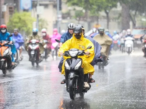 Thời tiết hôm nay (20-9): Bão số 8 suy yếu, Bắc Bộ mưa rải rác
