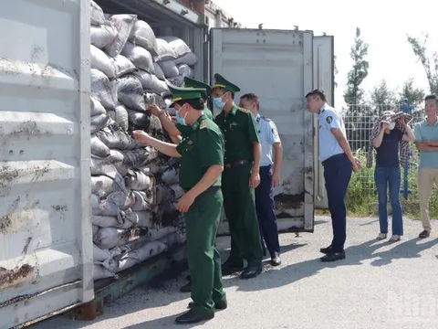 Bộ đội Biên phòng bắt giữ gần 30 tấn phế liệu kim loại vận chuyển trái phép tại cảng Hải Phòng