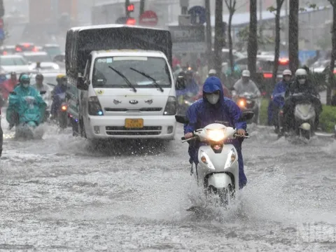 Hà Nội: Nhiều trường thông báo cho học sinh nghỉ học hoặc học trực tuyến ngày 7/10