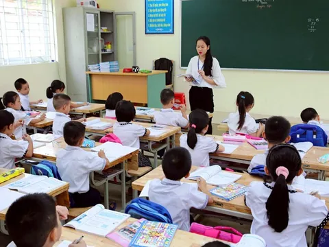 Đề xuất quy định tiêu chuẩn nghề nghiệp giáo viên tiểu học, trung học cơ sở