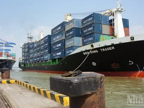 Đơn giản hóa thủ tục, siết tuổi tàu nhập khẩu về đăng ký tàu biển