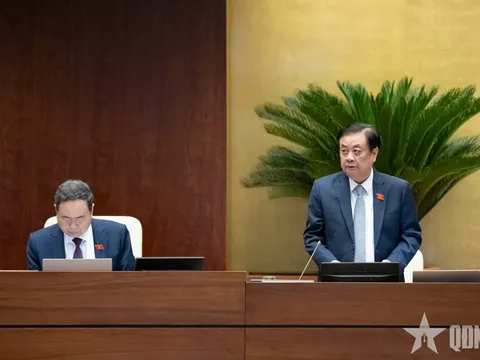 Kỳ họp thứ mười, Quốc hội khóa XV: Đề xuất hiệu trưởng có quyền cấp bằng tốt nghiệp trung học phổ thông