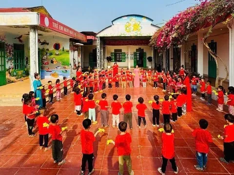 Tăng cường phổ cập giáo dục mầm non