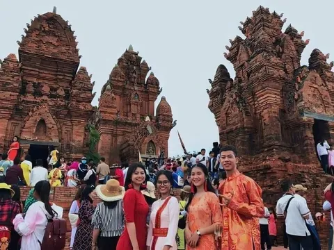 KATE LỄ HỘI CỦA NGƯỜI CHĂM: TỪ DÒNG CHẢY LỊCH SỬ CHAMPA ĐẾN DI SẢN VĂN HÓA ĐƯƠNG ĐẠI