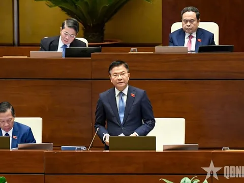 Phó thủ tướng Lê Thành Long giải trình về việc giá vàng, giá bất động sản tăng cao