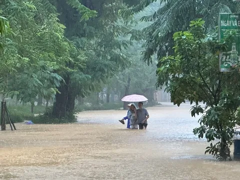 Thời tiết hôm nay (30-10): Miền Bắc đón không khí lạnh tăng cường, miền Trung tiếp tục mưa lớn