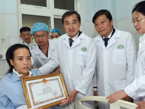 Thứ trưởng Y tế Trần Văn Thuấn: Nhân viên y tế cần được bảo vệ bằng cơ chế “thi hành công vụ”