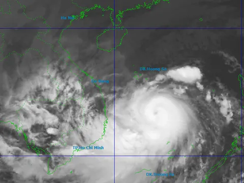 Thời tiết hôm nay (6-11): Bão Kalmaegi cách Quy Nhơn (Gia Lai) khoảng 450km về phía Đông Đông Nam, gió giật cấp 17