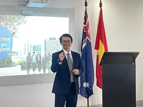 Xây dựng nguyên tắc để khuyến khích sử dụng và kiểm soát rủi ro từ AI trong trường đại học