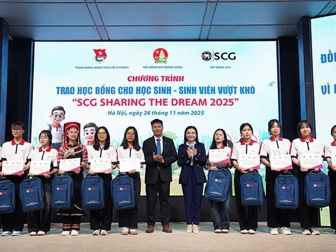 Trao 1,6 tỷ đồng học bổng và hỗ trợ đào tạo cho 150 học sinh, sinh viên