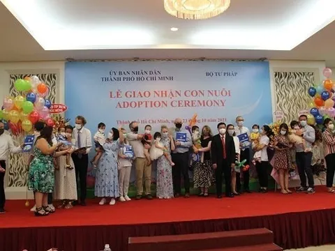 Bảo vệ tối ưu quyền lợi cho trẻ nhận làm con nuôi