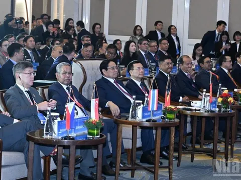 ASEAN Thích ứng: Từ kết nối hạ tầng sang kết nối trí tuệ