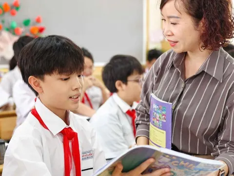 Bộ Giáo dục và Đào tạo tổ chức thẩm định sách giáo khoa các môn học chỉnh sửa