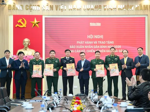 Trao 40.000 Báo Xuân Nhân Dân Bính Ngọ 2026 tới cán bộ, chiến sĩ biên giới và hải đảo