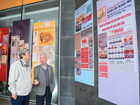 Khai mạc trưng bày “Từ trang nhất đến trang sử – Xuân đất nước, Đảng soi đường”