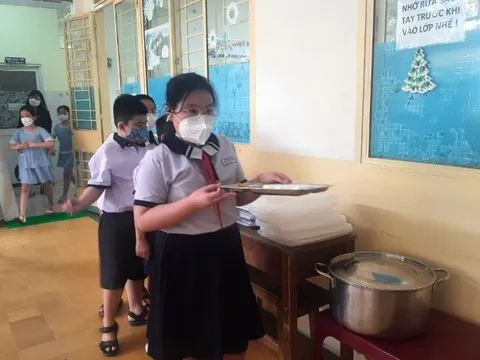 Thành phố Hồ Chí Minh siết chặt an toàn thực phẩm trong bữa ăn bán trú cho học sinh