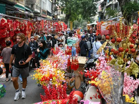 Đôn đốc triển khai thực hiện nhiệm vụ phục vụ nhân dân đón Tết Nguyên đán Bính Ngọ