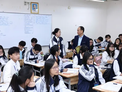 Nhà giáo không được phân biệt đối xử giữa những người học dưới mọi hình thức