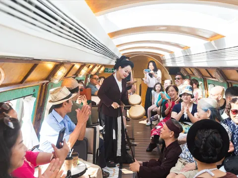 Hành trình "Hà Nội 5 cửa ô" đầy ấn tượng trong mắt du khách quốc tế