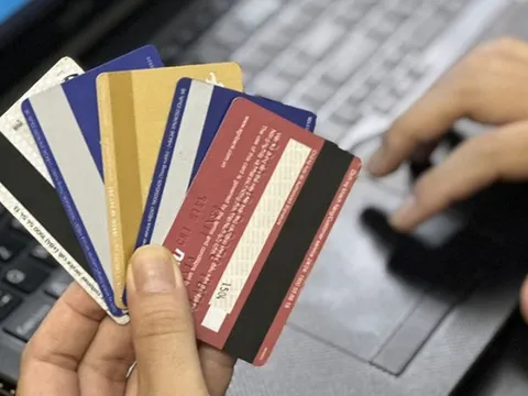 Bộ Công an cảnh báo thủ đoạn lôi kéo sinh viên mở tài khoản ngân hàng, tiếp tay cho tội phạm