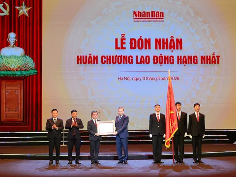 Báo Nhân Dân kỷ niệm 75 năm ra số đầu, đón nhận Huân chương Lao động hạng Nhất